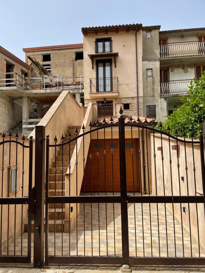 La Vie En Rose Bed & Breakfast Fondi Ngoại thất bức ảnh