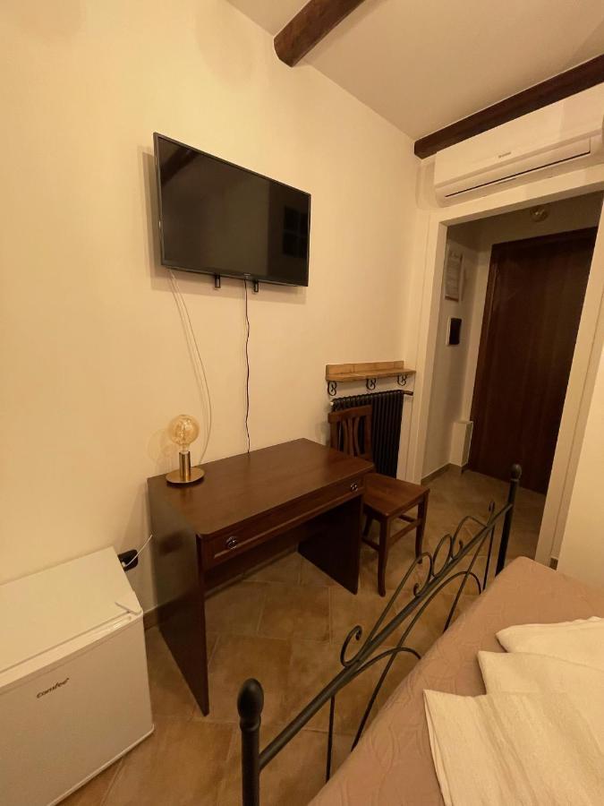 La Vie En Rose Bed & Breakfast Fondi Ngoại thất bức ảnh